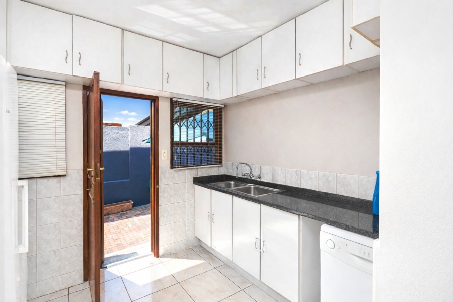 5 Bedroom Property for Sale in Meerhof North West